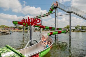 Wasserpark mit Rutschen BetuweStrand